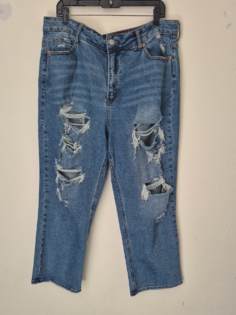 High-Rise Distressed Cropped Denim Jeans - Medium Blue